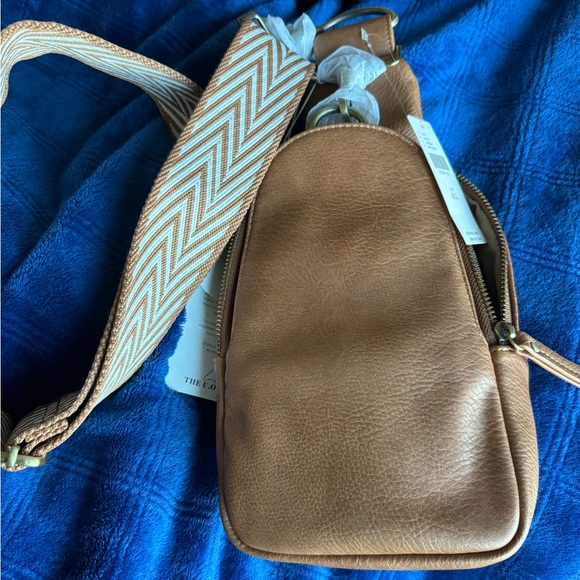 NWT Liberty Sling bag - Picture 5 of 5